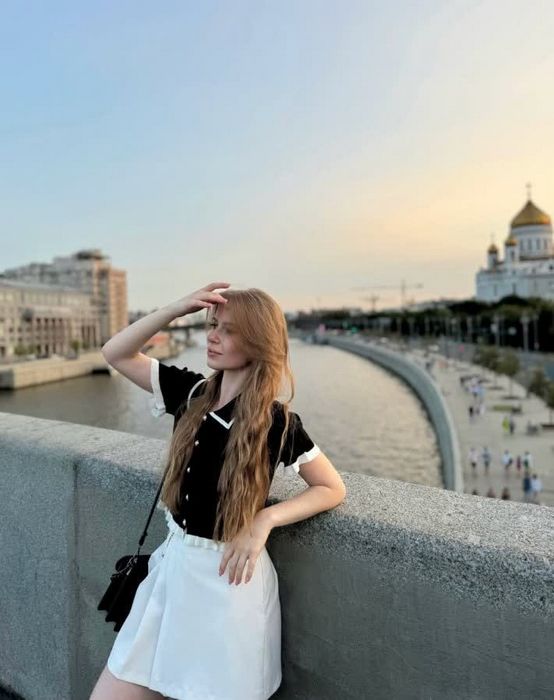 10 Невероятных Знаков, Что Девушка Готова к Интимной Связи на Вечеринке